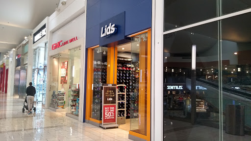 Shopping Mall «Westfield Fashion Square», reviews and photos, 14006 Riverside Dr, Sherman Oaks, CA 91423, USA