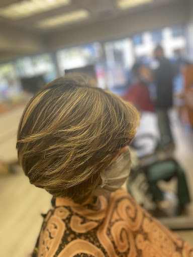 Beauty Salon «I-Clips Hair and Nails Salon», reviews and photos, 2512 Guadalupe St, Austin, TX 78705, USA