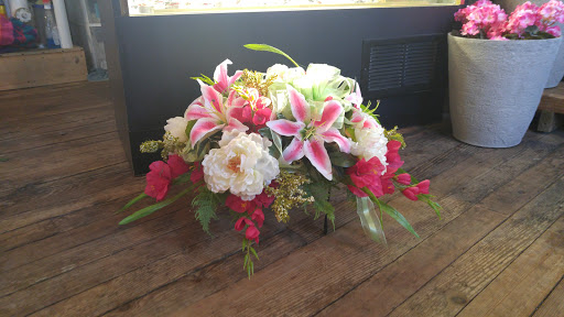 Florist «Platform 322», reviews and photos, 322 W Main St, Lexington, IL 61753, USA