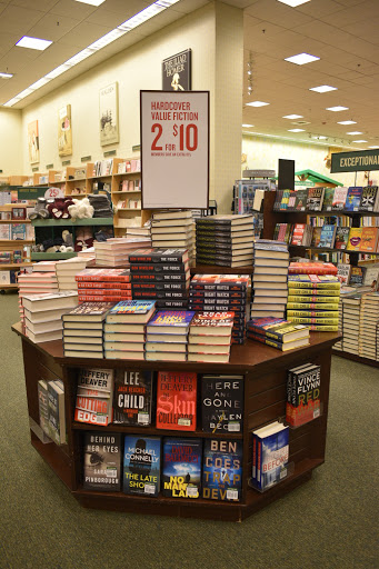 Shopping Mall «The Shoppes at Farmington Valley», reviews and photos, 110 Albany Turnpike, Canton, CT 06019, USA