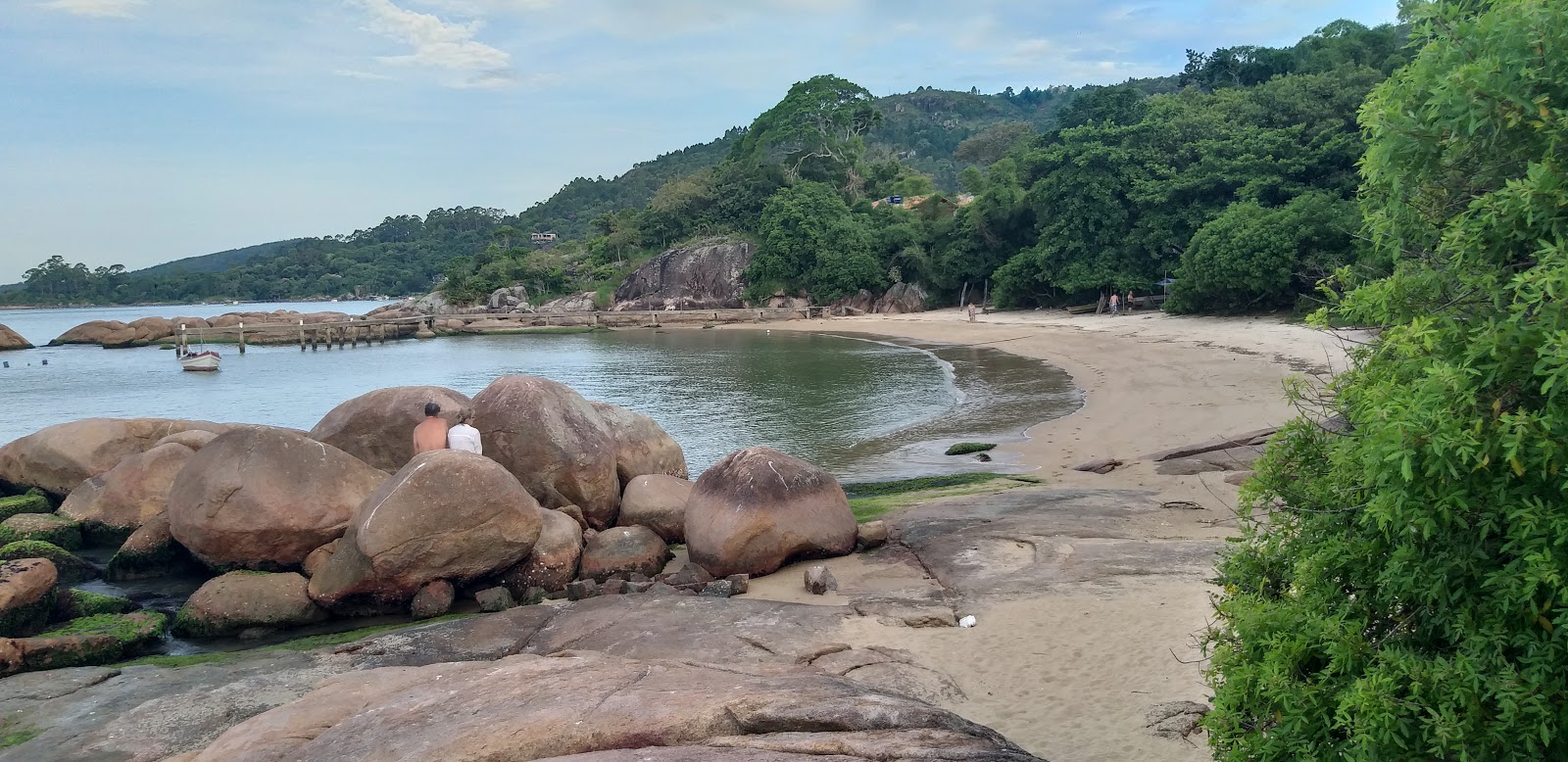 Foto di Spiaggia di Cruz con una superficie del acqua cristallina