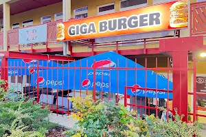 Giga Burger Station image