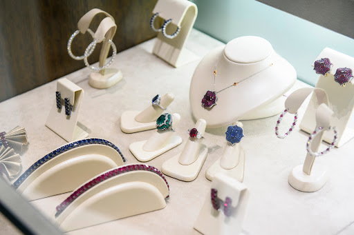 Jewelry Store «Borsheims Fine Jewelry», reviews and photos, 120 Regency Pkwy, Omaha, NE 68114, USA