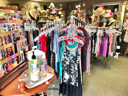 Boutique «Everchanging Seasons Consignment Boutique», reviews and photos, 710 Forest Ave, Portland, ME 04103, USA