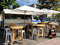 Atmosphère du Restaurant de hamburgers Chez Jules menton - n°1