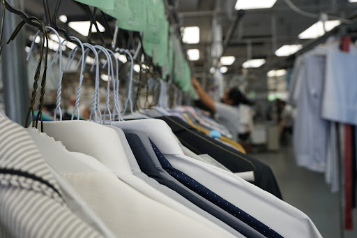 Dry Cleaner «One Low Price Dry Cleaners», reviews and photos, 13440 Biscayne Blvd, North Miami, FL 33181, USA