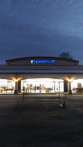 Thrift Store «Goodwill Retail Store of Washington», reviews and photos, 2030 Phoenix Center Dr, Washington, MO 63090, USA