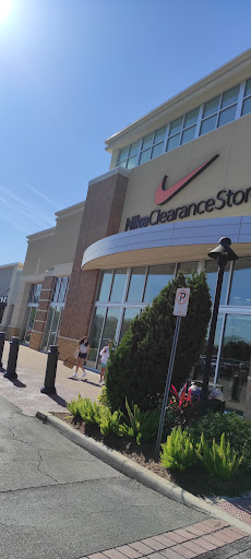 Clothing Store «Nike Clearance Store», reviews and photos, 2573 Old Vineland Rd, Kissimmee, FL 34746, USA