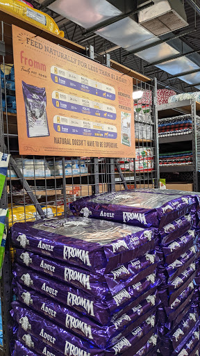 Pet Store «Hollywood Feed - Collierville, TN - Collierville», reviews and photos, 3615 S Houston Levee Rd, Collierville, TN 38017, USA