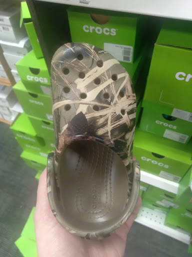 Shoe Store «Off Broadway Shoe Warehouse», reviews and photos, 8600 Ward Pkwy, Kansas City, MO 64114, USA