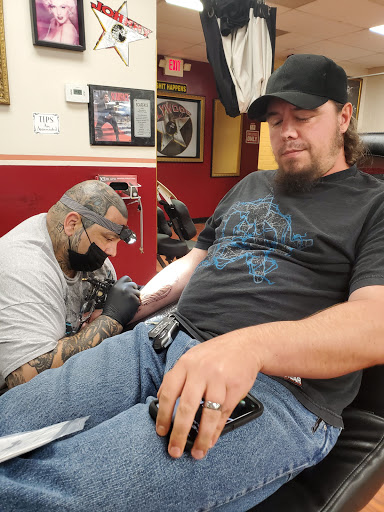 Tattoo and Piercing Shop «Hollywood Ink Tattoos», reviews and photos, 3501 S Tryon St, Charlotte, NC 28217, USA