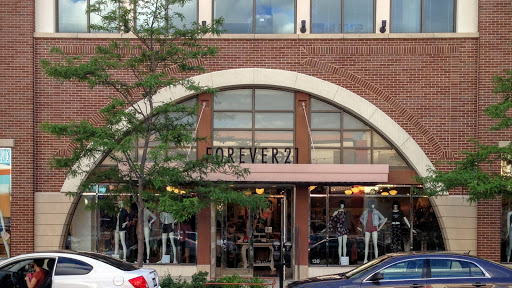 Forever 21, 631 E Boughton Rd #130, Bolingbrook, IL 60440, USA, 