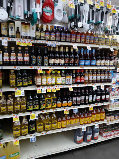 Grocery Store «Stop & Shop», reviews and photos, 105 Alewife Brook Pkwy, Somerville, MA 02144, USA