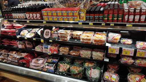 Grocery Store «Harris Teeter», reviews and photos, 3779 Boston St, Baltimore, MD 21224, USA