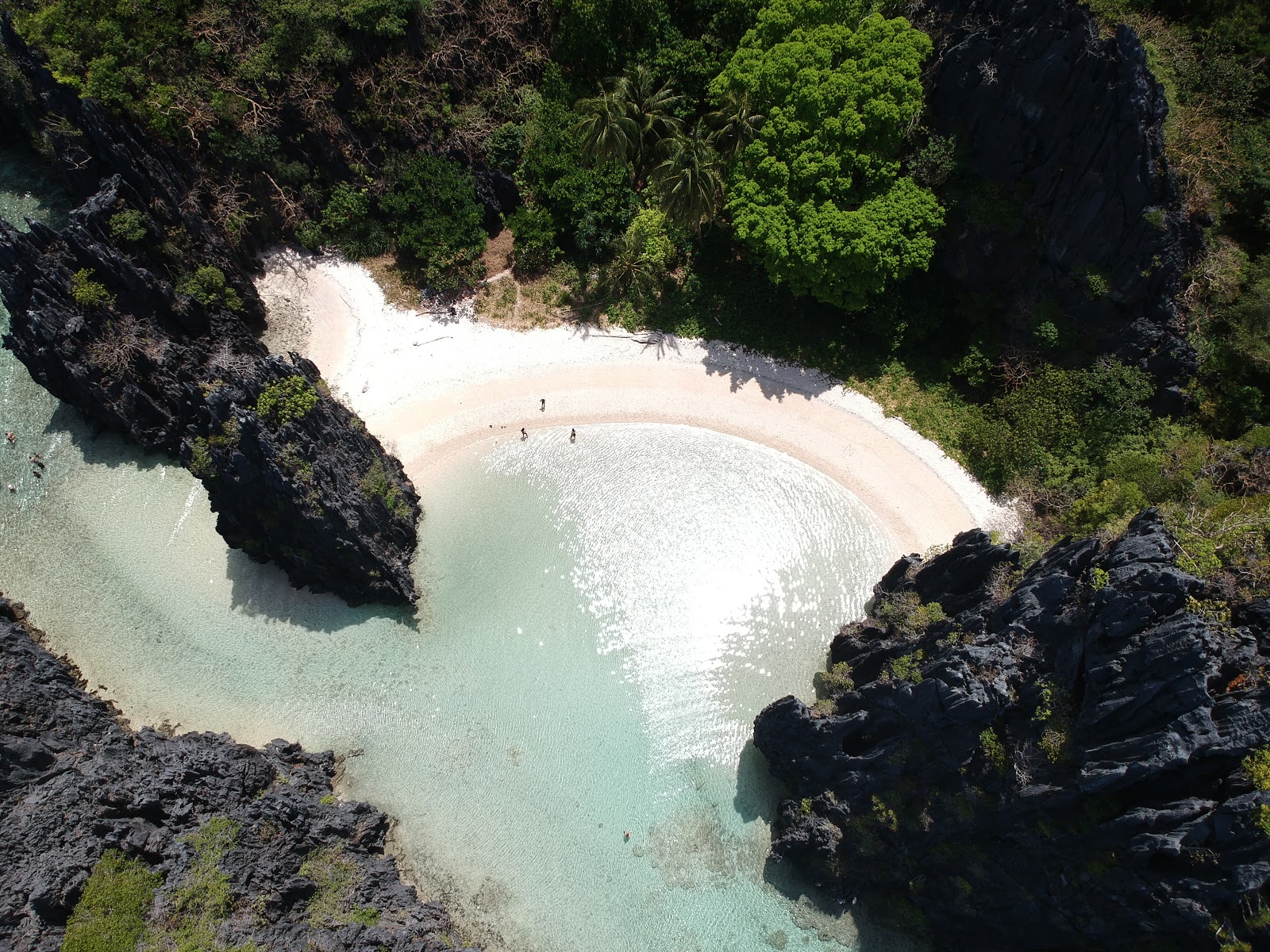 Foto de Praia Hidden e sua bela paisagem