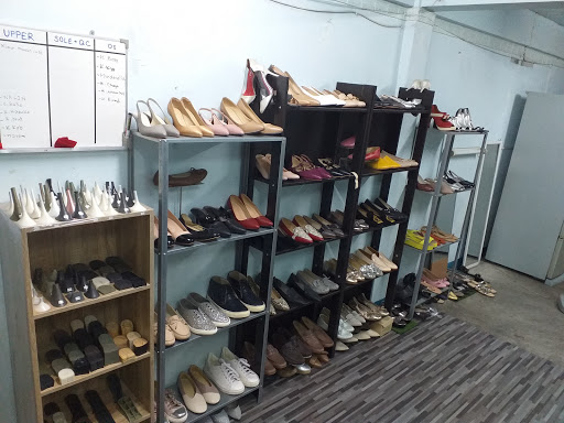 SHOEM Shoes maker