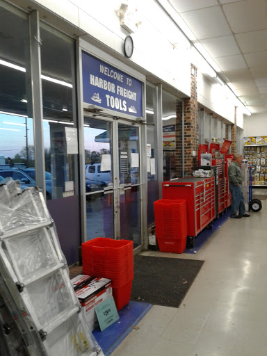 Hardware Store «Harbor Freight Tools», reviews and photos, 3909 S Campbell Ave, Springfield, MO 65807, USA