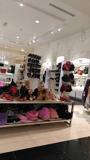 Clothing Store «Forever 21», reviews and photos, 4164 N Harlem Ave, Norridge, IL 60706, USA