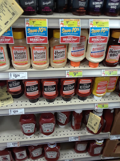 Grocery Store «H-E-B Grocery», reviews and photos, 320 E Pierce St, Luling, TX 78648, USA