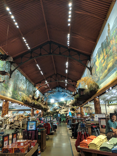 Sporting Goods Store «Bass Pro Shops», reviews and photos, 7905 S Hosmer St, Tacoma, WA 98408, USA