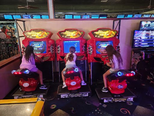 Bowling Alley «Chaparral 300 - We may close 1 hour early Sun-Thurs depending on volume, please call for details.», reviews and photos, 4191 Chino Hills Pkwy, Chino Hills, CA 91709, USA