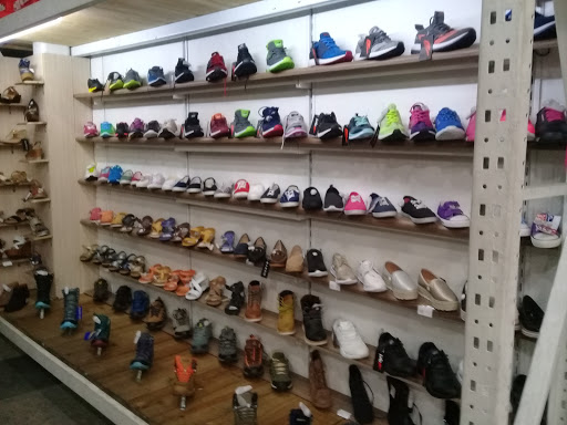 Tiendas de zapatos de salsa en Valencia