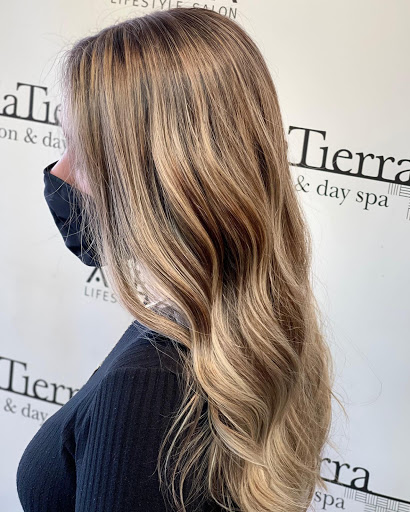 Beauty Salon «La Tierra Salon & Day Spa», reviews and photos, 9325 Dorchester St #130, Highlands Ranch, CO 80129, USA