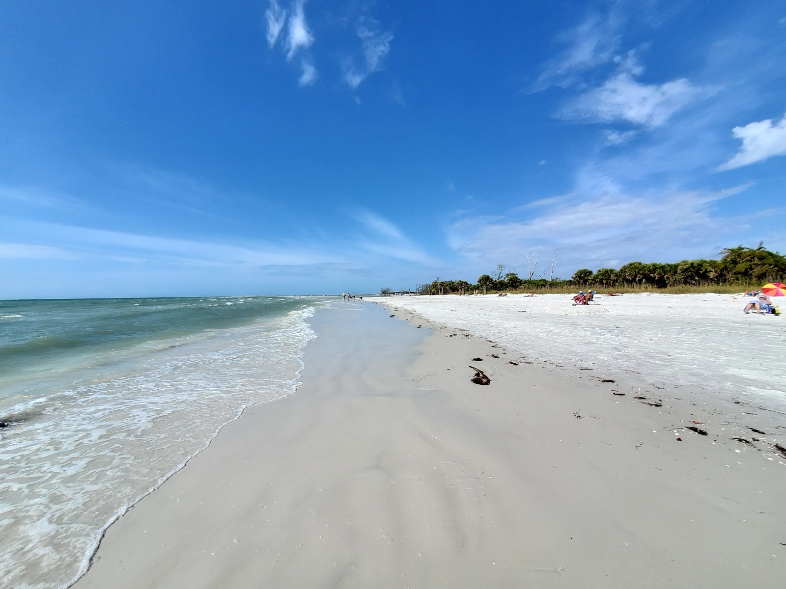Fotografie cu Fort desoto beach cu o suprafață de nisip alb