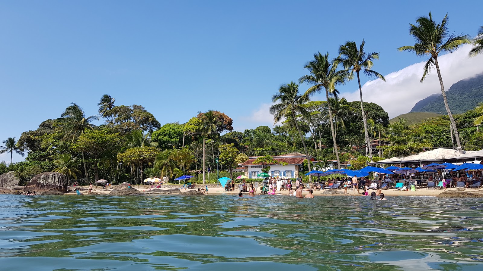 Praia do Viana'in fotoğrafı uçurumlarla desteklenmiş