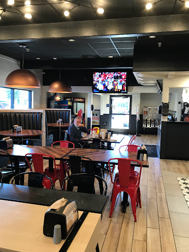 Pizza Restaurant «Round Table Pizza», reviews and photos, 815 1st St, Gilroy, CA 95020, USA