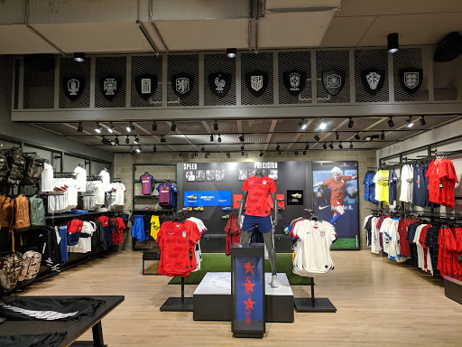 Sporting Goods Store «Nike Seattle», reviews and photos, 1500 6th Ave, Seattle, WA 98101, USA