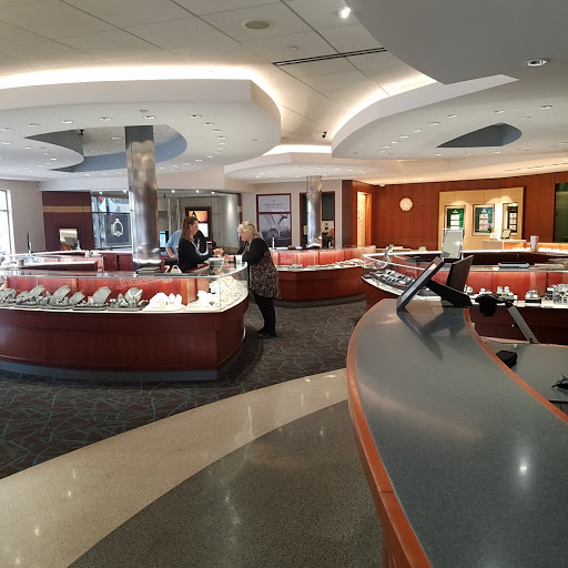 Jewelry Store «R.F. Moeller Jeweler», reviews and photos, 2065 Ford Pkwy, St Paul, MN 55116, USA