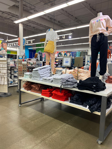 Clothing Store «Old Navy», reviews and photos, 3581 N Freeway Blvd, Sacramento, CA 95834, USA