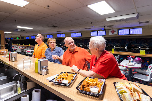 Bowling Alley «Country Lanes», reviews and photos, 30250 W Nine Mile Rd, Farmington Hills, MI 48336, USA