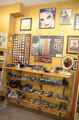 Make-up Artist «Vanity & Glamour Cosmetics / VGCosmetic Makeup Artists», reviews and photos, 547 28th St, Des Moines, IA 50312, USA