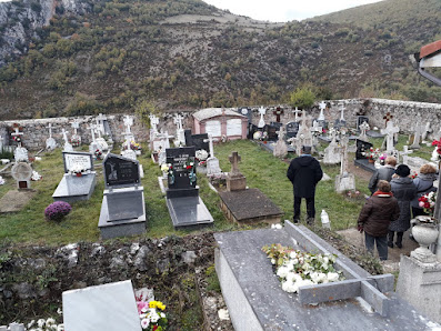 Cementerio Municipal de Nieva de Cameros 26124 Nieva de Cameros, La Rioja, España