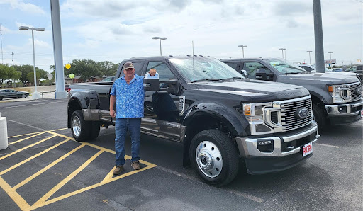 Ford Dealer «Ancira Ford», reviews and photos, 501 10th St, Floresville, TX 78114, USA