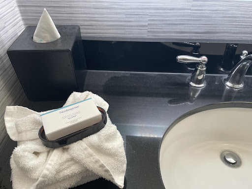 Hotel «Embassy Suites by Hilton Brunswick», reviews and photos, 500 Mall Blvd, Brunswick, GA 31525, USA