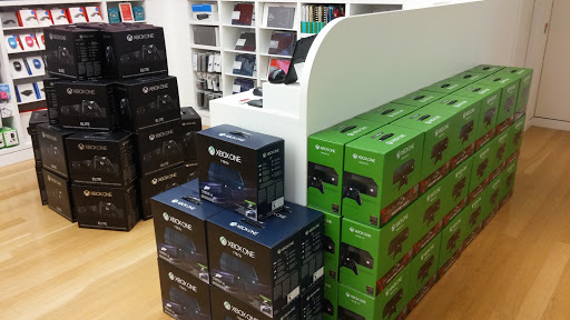 Computer Store «Microsoft Store - Freehold Raceway Mall», reviews and photos, 3710 U.S. 9, Freehold, NJ 07728, USA