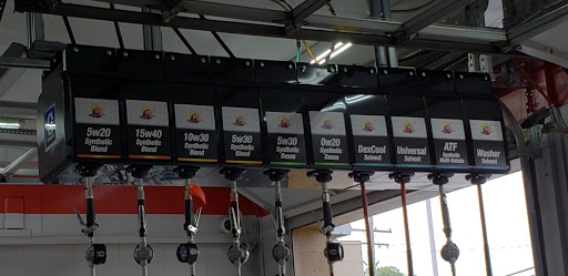 Auto Repair Shop «Quality Lubrication Oil Change and Auto Center», reviews and photos, 3450 E Walton Blvd, Auburn Hills, MI 48326, USA