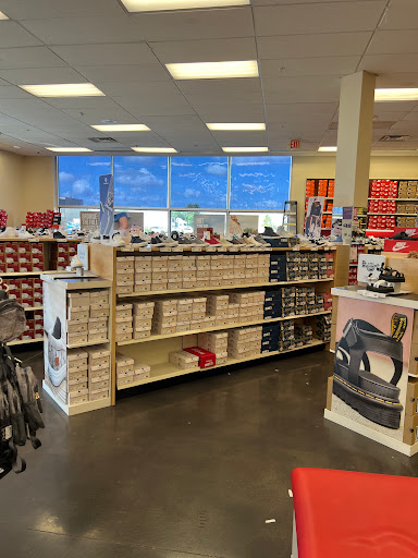 Shoe Store «Famous Footwear», reviews and photos, 1453 W Interstate 240 Service Rd, Oklahoma City, OK 73159, USA