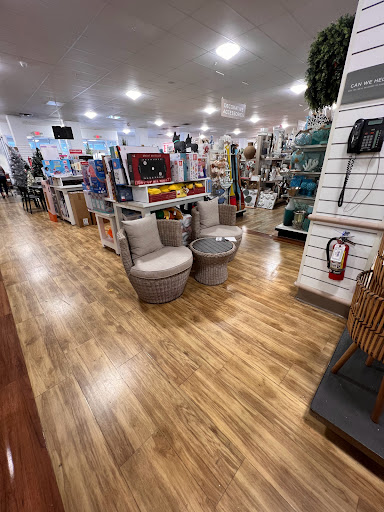 Department Store «HomeGoods», reviews and photos, 1945 W Lumsden Rd, Brandon, FL 33511, USA