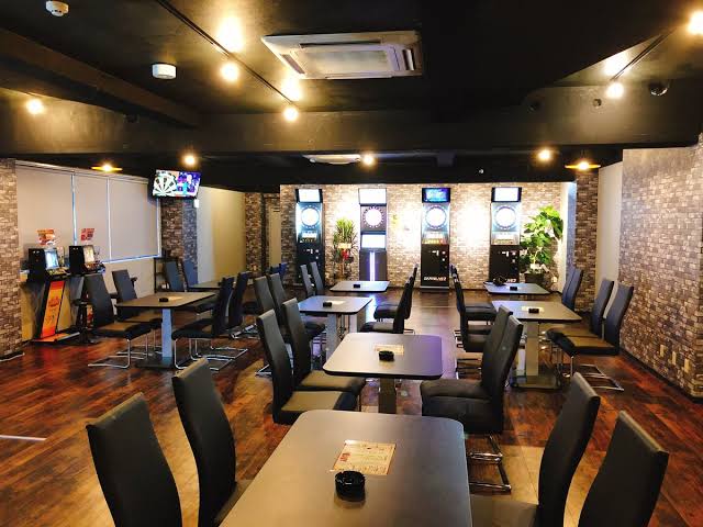 Darts Bar Famous フェイマス 大阪府大阪市中央区東心斎橋 ダーツバー グルコミ