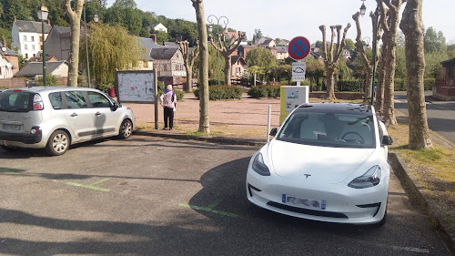 Borne de recharge de véhicules électriques SIEGE 27 Charging Station Broglie