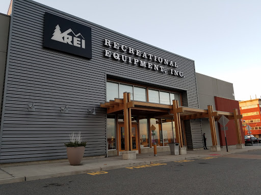 Camping Store «REI», reviews and photos, 2200 Bergen Town Center, Paramus, NJ 07652, USA