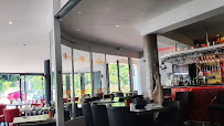 Atmosphère du Restaurant français Le Div Café à Divonne-les-Bains - n°1