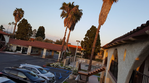 Days Inn by Wyndham Camarillo - Ventura image