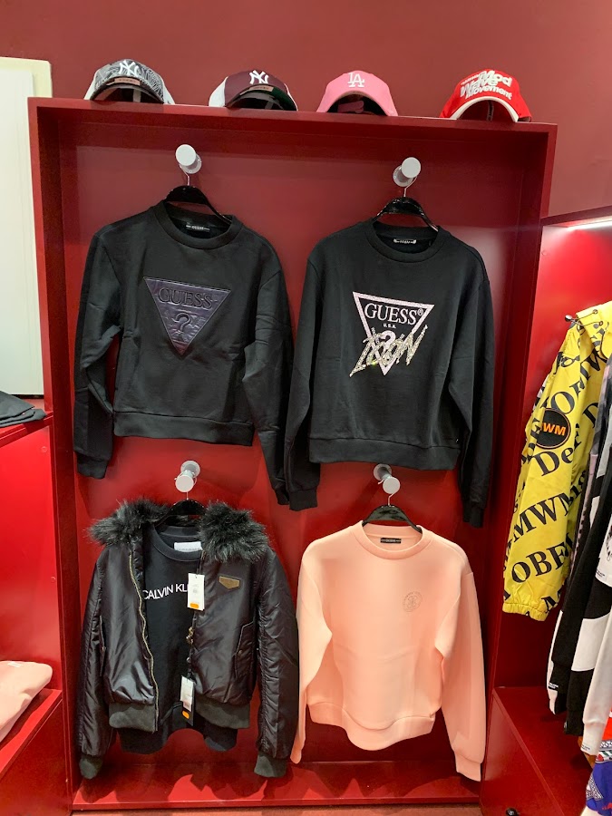 Pasarela Roja Splau - Tienda de moda urbana y StreetWear