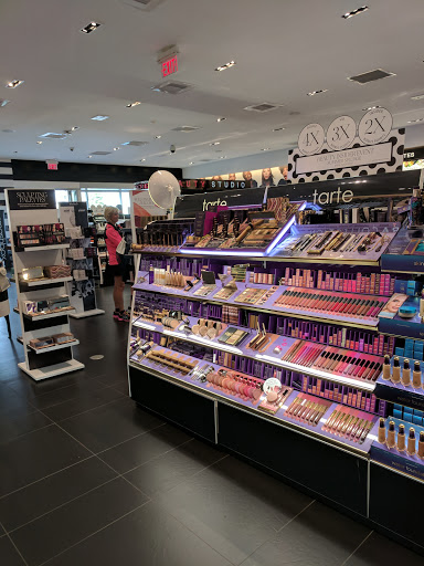 Cosmetics Store «SEPHORA», reviews and photos, 4766 Admiralty Way C1-3, Marina Del Ray, CA 90202, USA