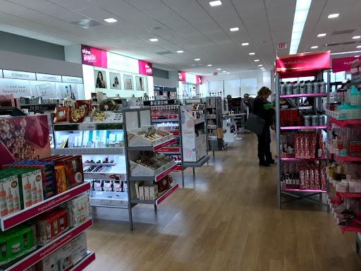 Hair Salon «Ulta Beauty», reviews and photos, 456 Pinnacle Pkwy, Bristol, TN 37620, USA